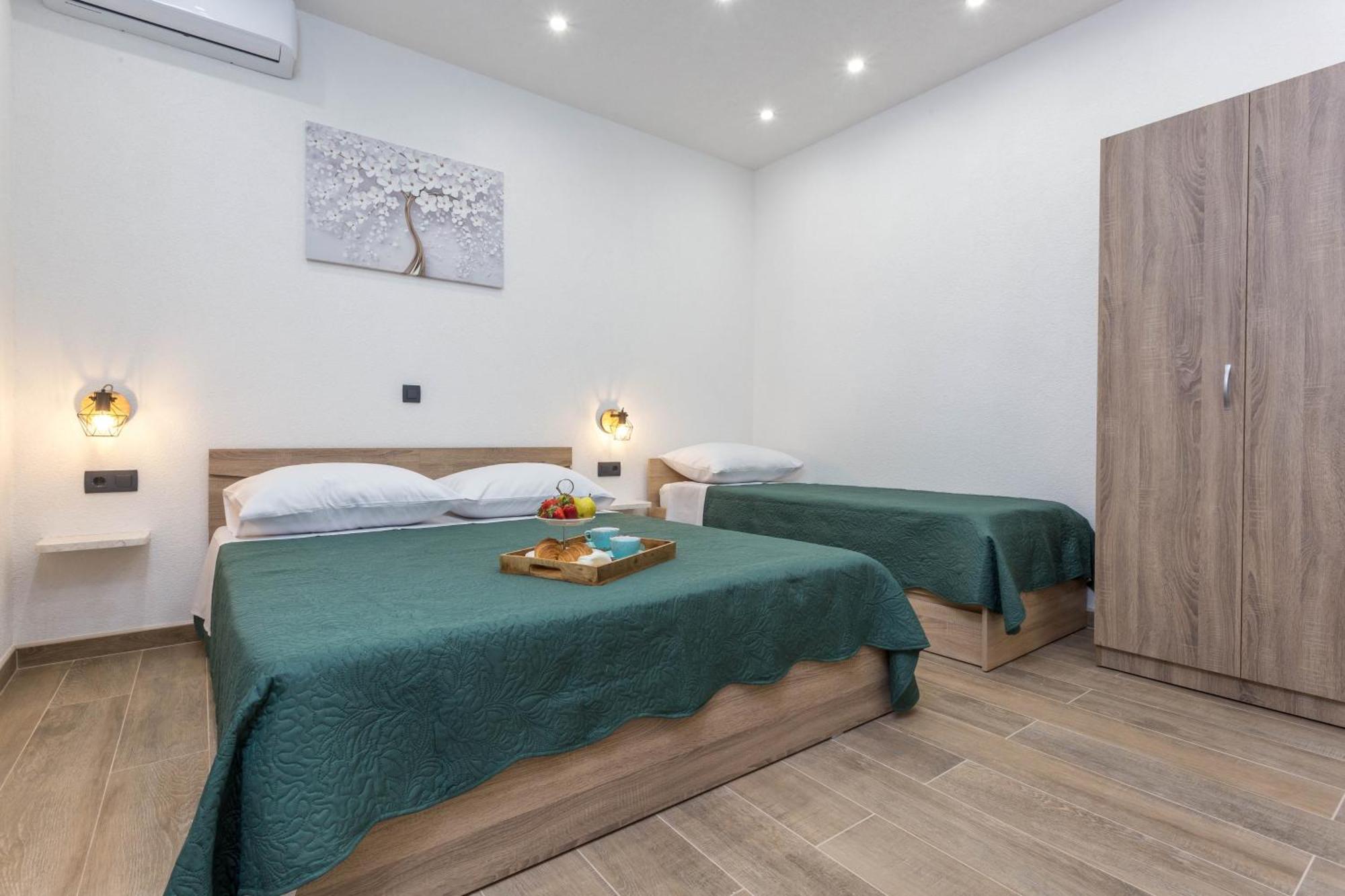Apartments By The Sea Cove Zastupac, Hvar - 8761 Hvar Town Room photo